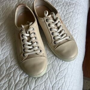 Ecco Soft Shoes Womens Size 6 White Leather Casual Sneakers Lace Up Comfort
